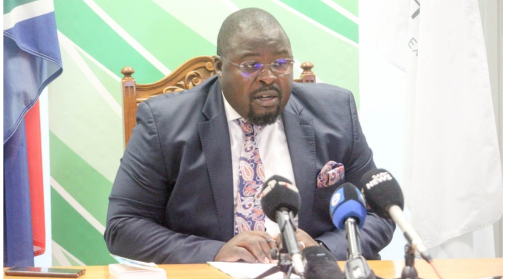 Former Tshwane mayor granted R10 000 bail after handing himself over to the Hawks