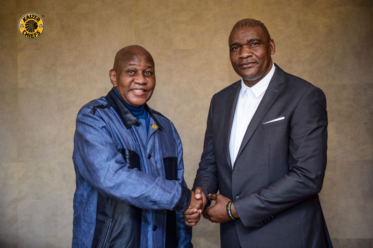 Kaizer Chiefs announce Molefi Ntseki as the new head coach
