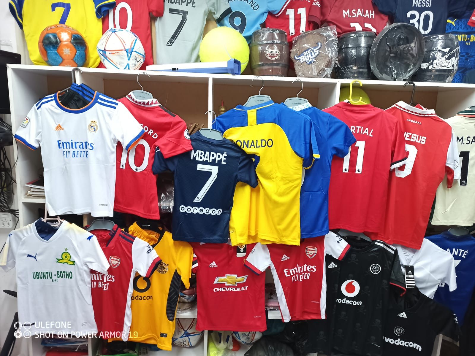 SAPS in Gauteng continues to deal the illicit trade in counterfeit goods a heavy blow