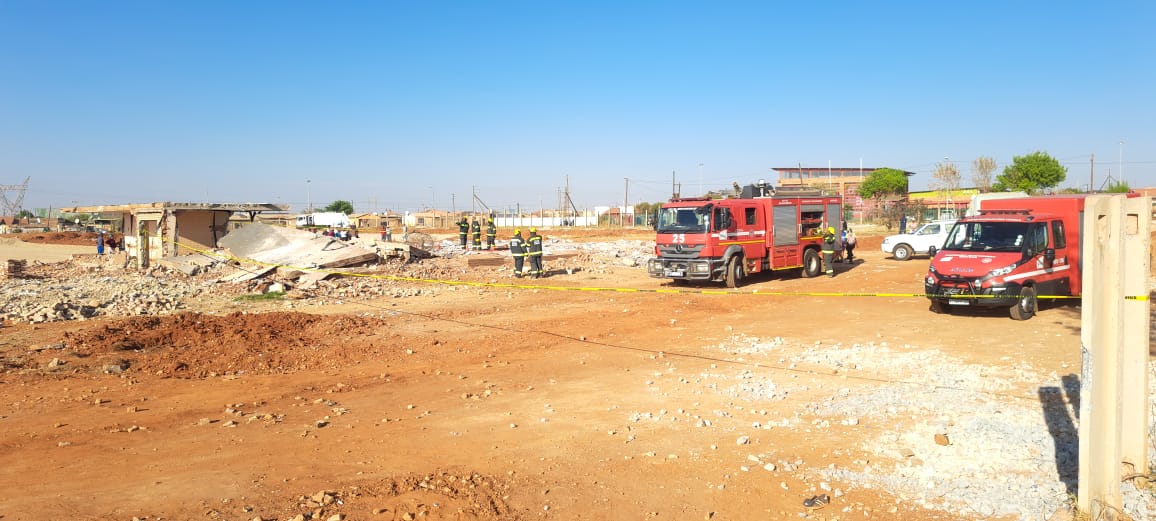 UPDATE: 1 injured, 1 killed following building collapse in Orange Farm