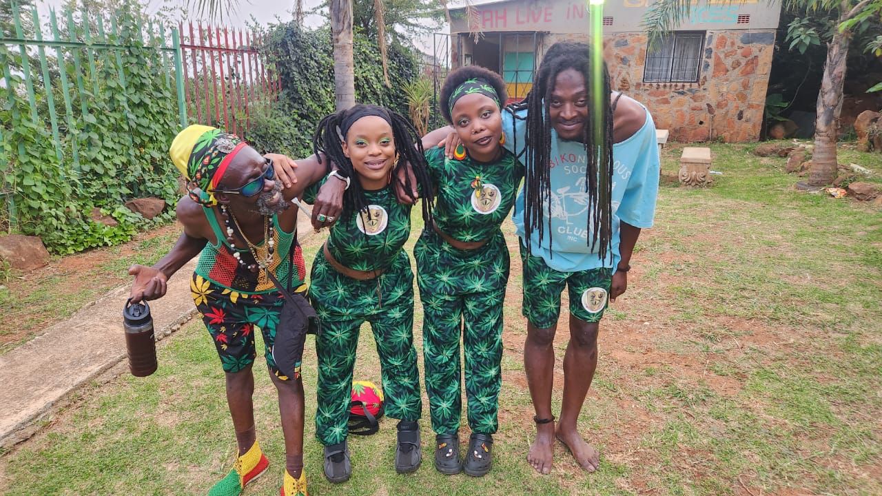 Sunday’s live music sessions kick off on a positive note