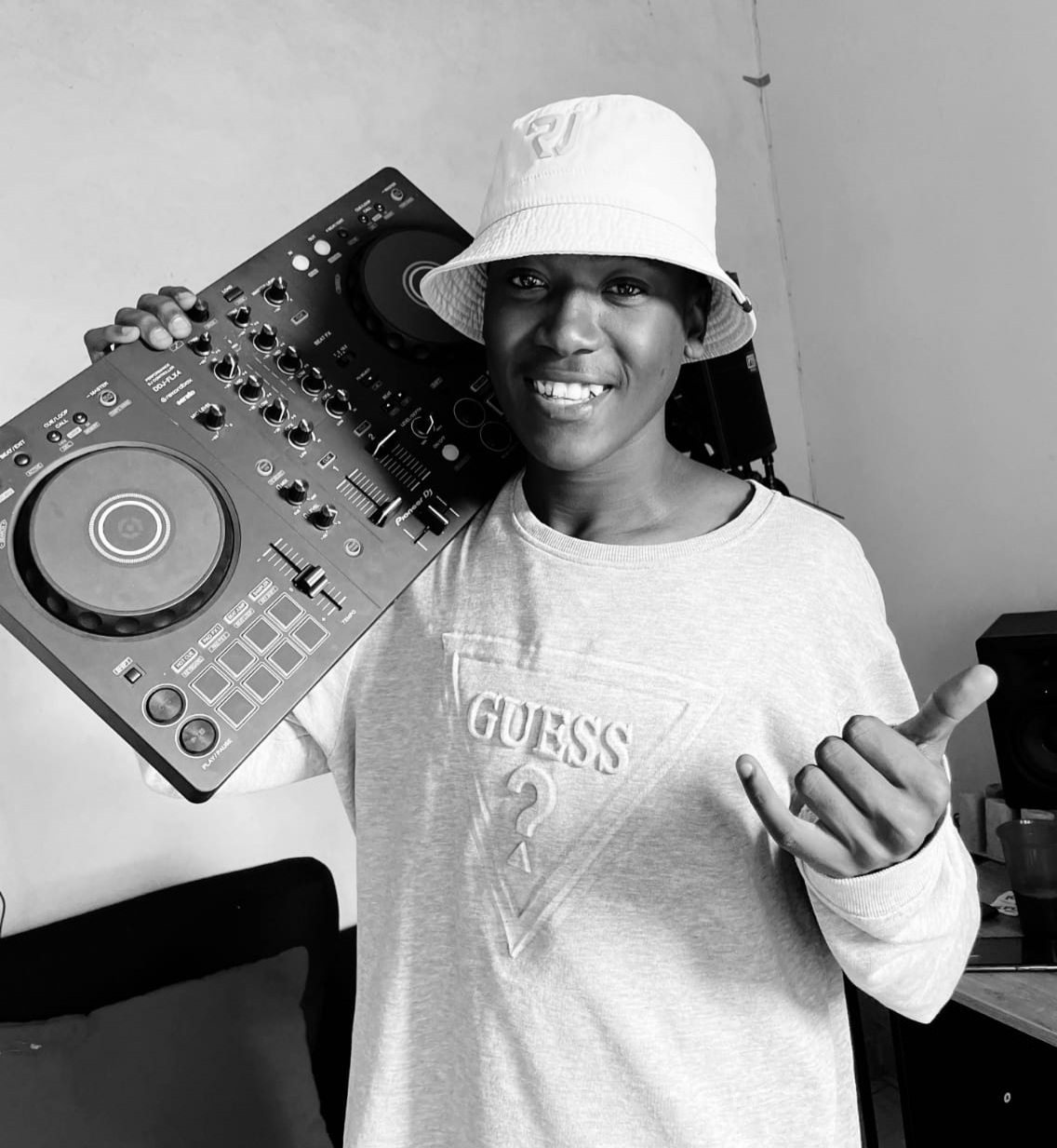 Sne De Deejay calls on gig managers for a chance to make Farmton dance