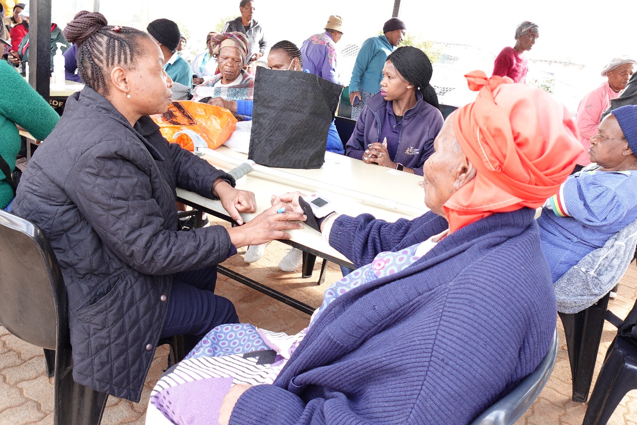 Successful turnout for ‘Go Turquoise for the Elderly’ at Arekopaneng Centre