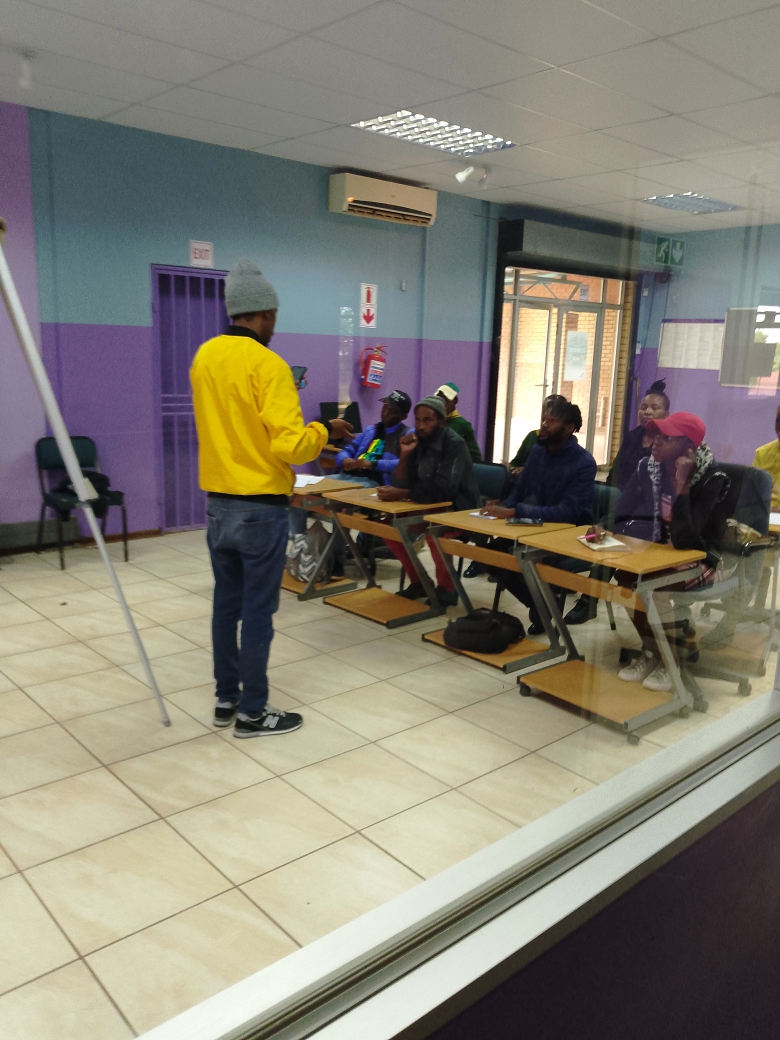 Laykhaya Academy invites youth to learn sound, music and media skills for free