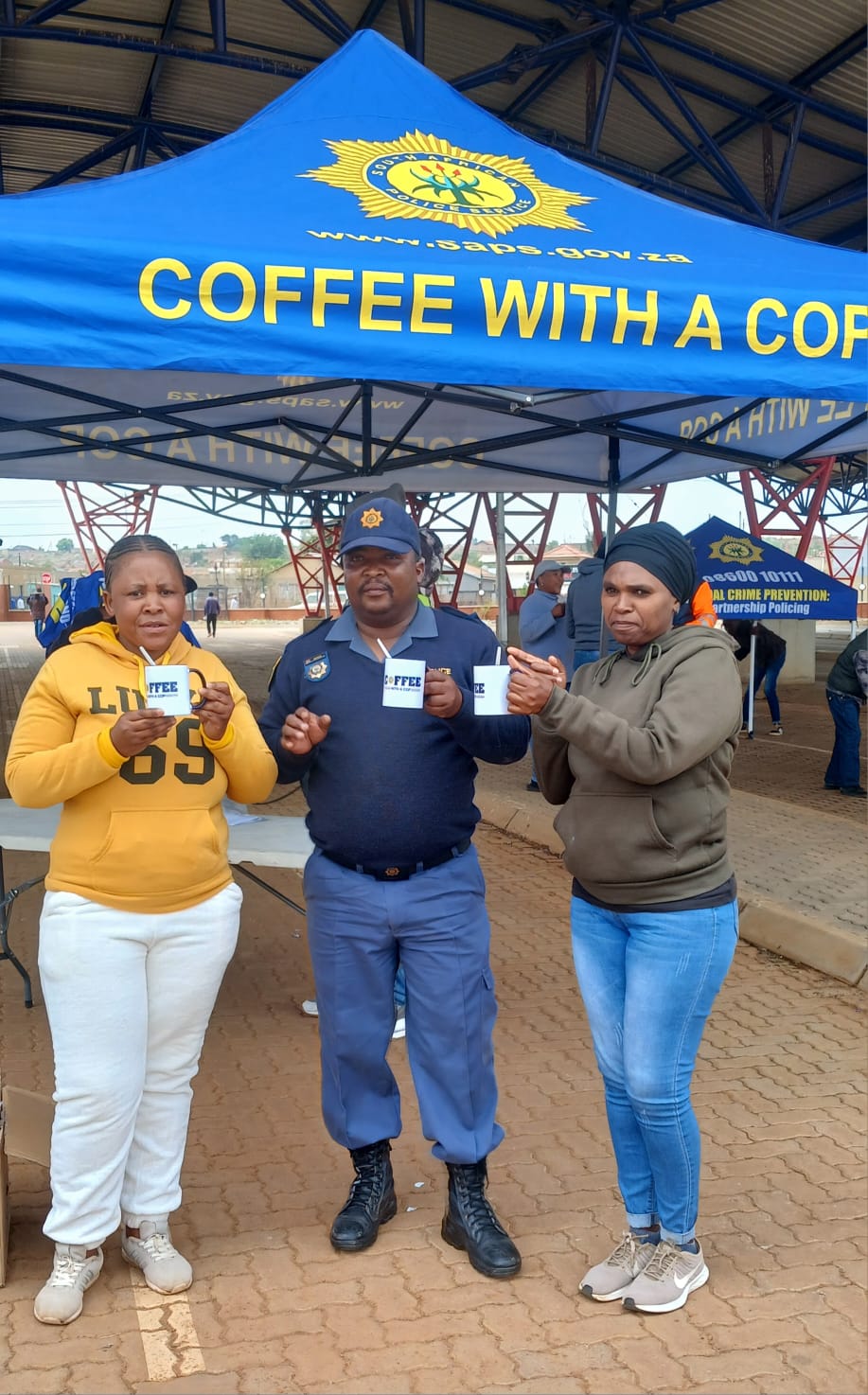 Coffee with a cop: SAPS connect with Drieziek 4 residents over coffee