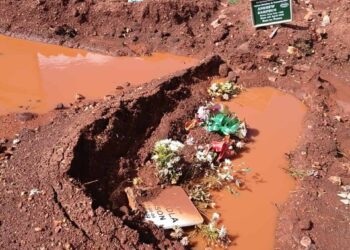 Heavy rains affect graves at Joburg cemeteries